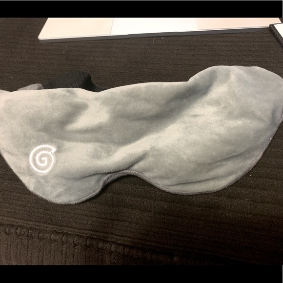 Gravity Weighted Sleep Mask - Picture 1 of 2